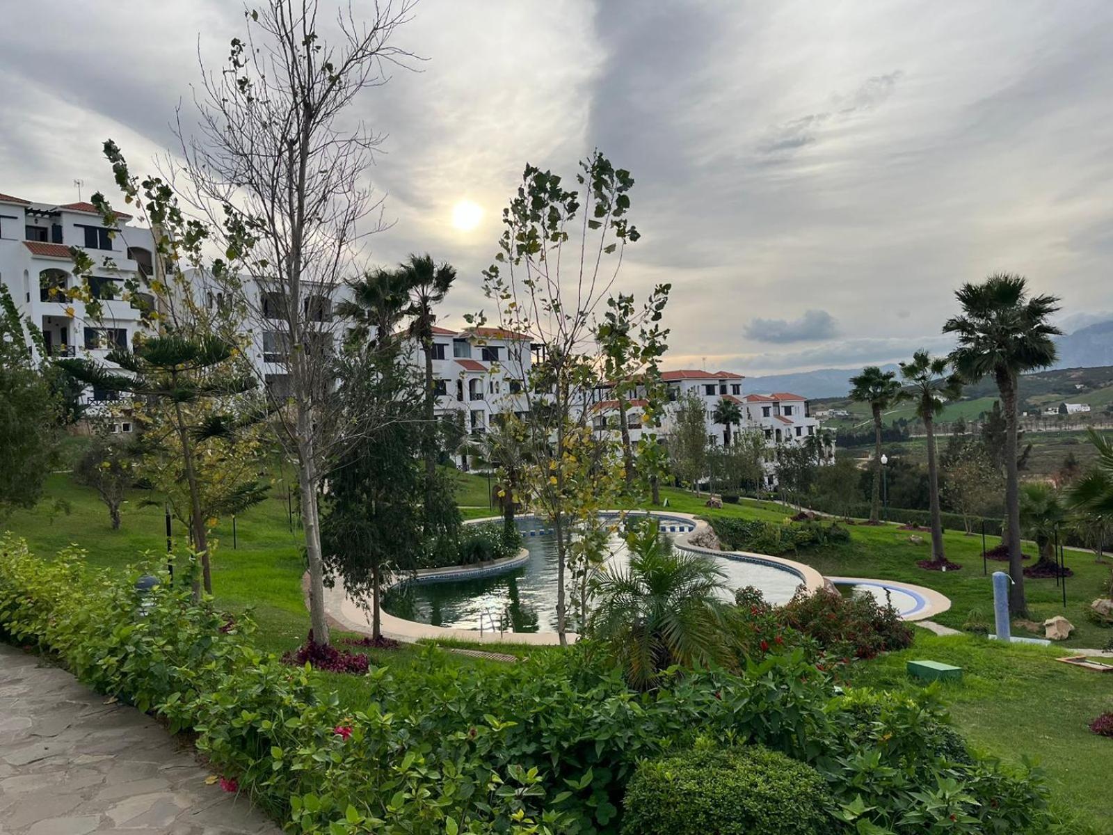 Lilac'S Garden Vue Piscine 음디크 외부 사진