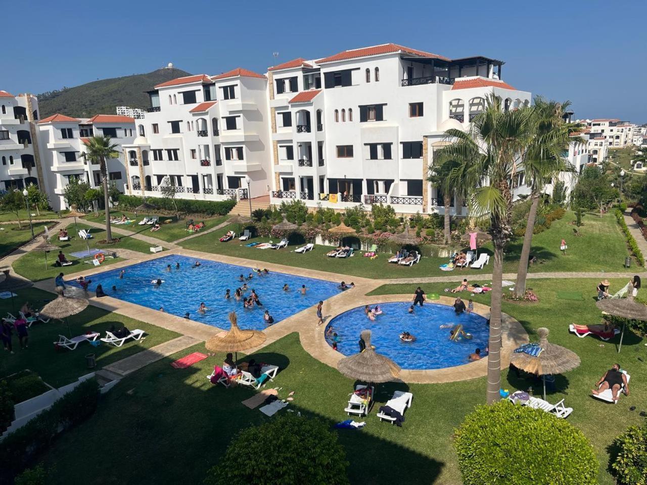 Lilac'S Garden Vue Piscine 음디크 객실 사진