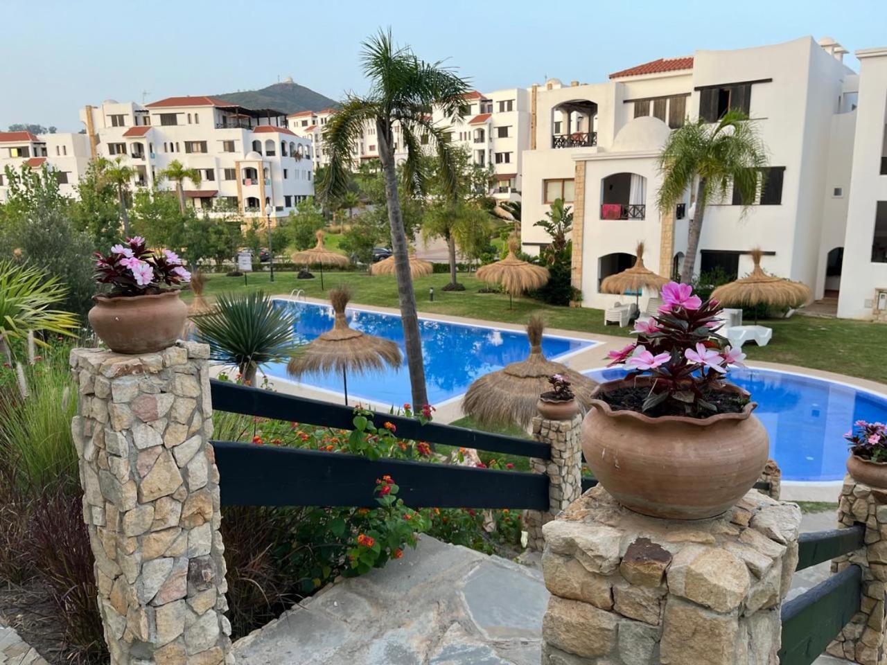 Lilac'S Garden Vue Piscine 음디크 객실 사진